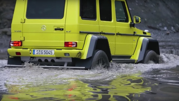 Mercedes G500 4x4 Squared Chris Harris Drives Top
