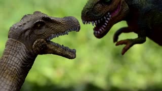 ДИНОЗАВРЫ. Тираннозавр Рекс спасает своего брата Тирекса. Мультик про Динозавров 2 серии. Игрушки ТВ