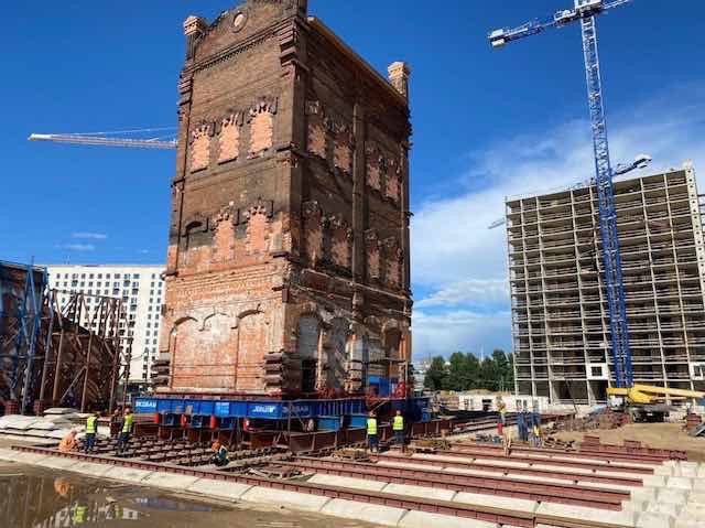 Передвижение водонапорной башни на территории завода «Борец», 2020 год. 