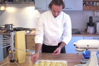 Ricetta Ravioli - lacucinapertutti