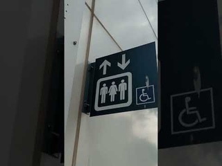 МЖМ в лифте. Сингапур и инфографика. Азия, смешные значки. Табличка 18+