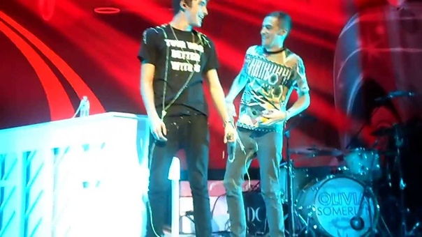 Kendall Silly Strings Jackson During Feel So