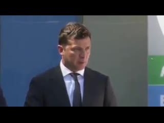 Мабуть вирвано з контексту, но мені здаться що він щось потрохи прийма міцне.
