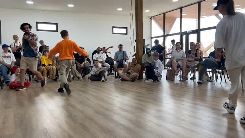 Видео от BREAKING