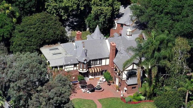Michael Jacksons Last House And The Jackson Family