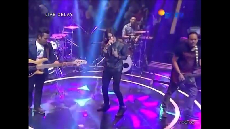 Charly-Stasiun Cinta