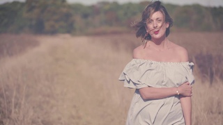 AIN'T GONNA LET NOBODY TURN ME AROUND // Sarah Lenka