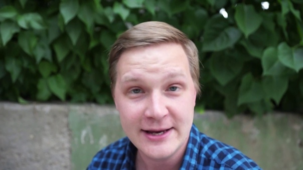 Дмитрий Иванов Дми́трий Серге́евич Ивано́в, более известный под псевдонимом amiadze_d (род. 16 августа 1986, Москва, СССР) российский видеоблогер, режиссёр, юрист, ведущий шоу «100500 вопросов»