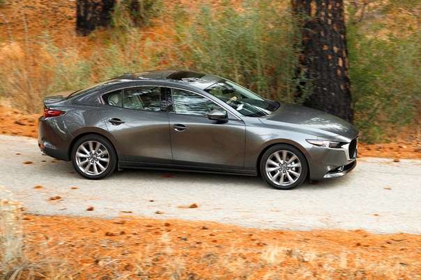 Новая Mazda 3, макет позвоночника и суета вокруг таза Фото: компания Mazda Тест-драйв Да-да, но сперва упражнение на баланс тела. Садитесь справа, ноги параллельно, руки лучше скрестить на