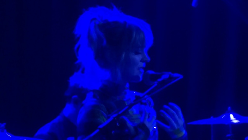 Lindsey Stirling Love Goes On and On World Premiere ( Live in Los Angeles 8 27