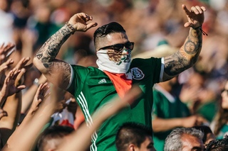 Pero en el futbol, les ganamos - In soccer, that's where we win | USA vs. Mexico