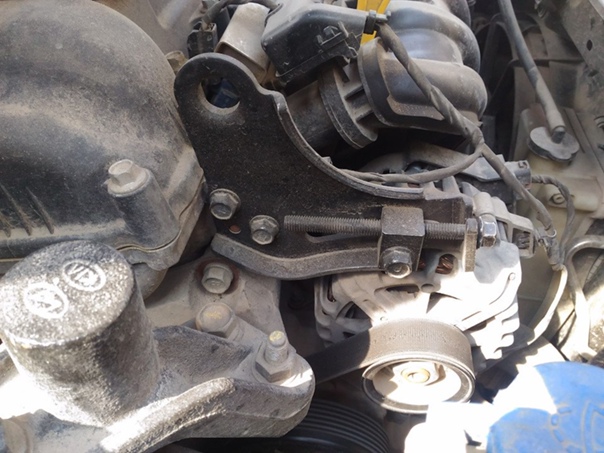 Сколько ходят щетки генератора на солярисе Локо Авто.ру