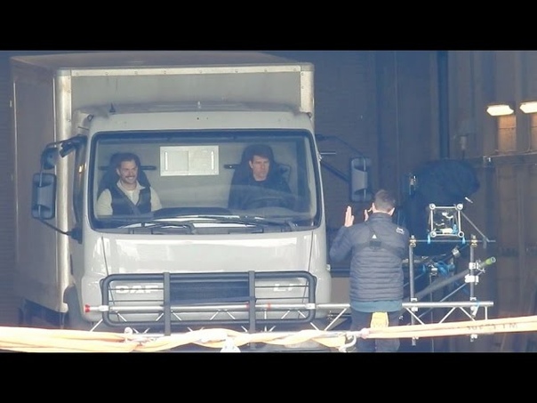 Tom Cruise, Henry Cavill and Christopher Mc Quarrie on set of Mission Impossible