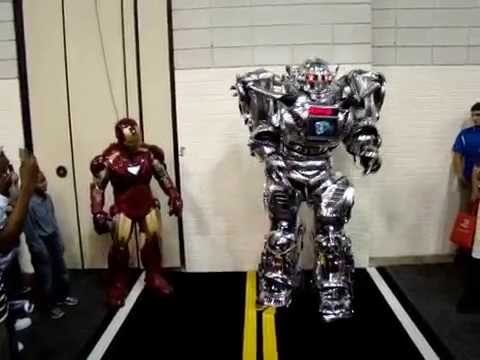 Iron Man Meets 8 Foot KING