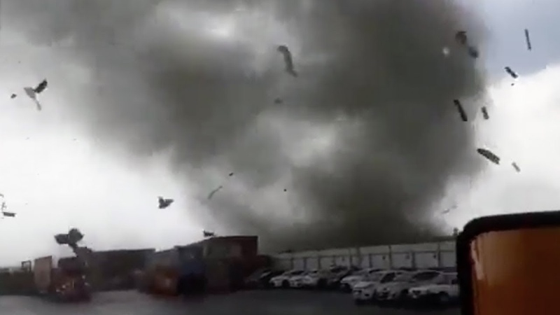 Дубай торнадо 2024. Дубай катаклизмы. Дубай торнадо 2024. Землетрясение. Торнадо 2023 года.